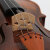 鳳霊巴伊オリンの子供たちは大人の手作りカシューナッツ漆模様の手工芸品実木試験級演奏パンFLV 3111に入力して演奏します。ソロ高级楽器の辉きが深いコーヒ色4/4歳11歳以上の身长150以上です。